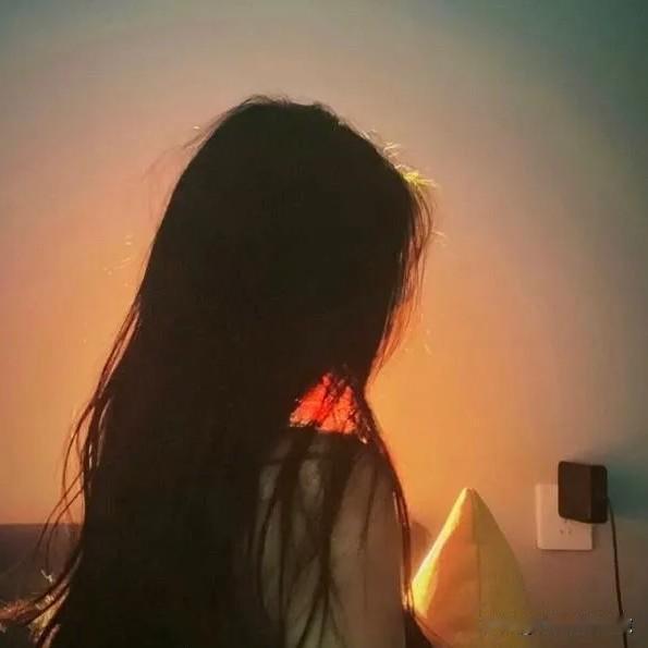 变了心的男人会有什么表现

其实很简单，很明了：

他会变的没良心，不管你多好，