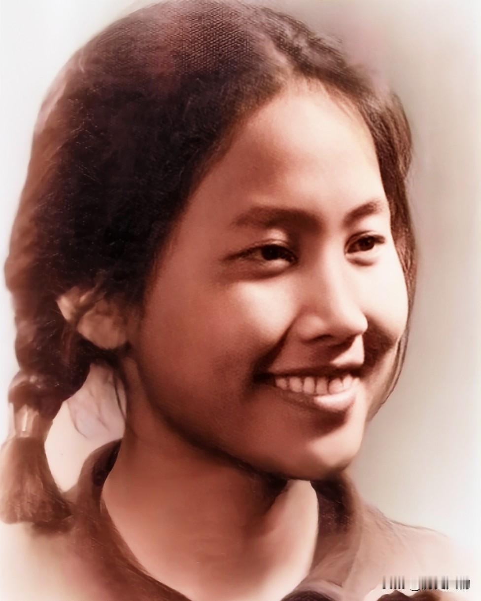 王海容是新中国首位女副外长，曾于1971年7月至1972年5月任外交部礼宾司副司