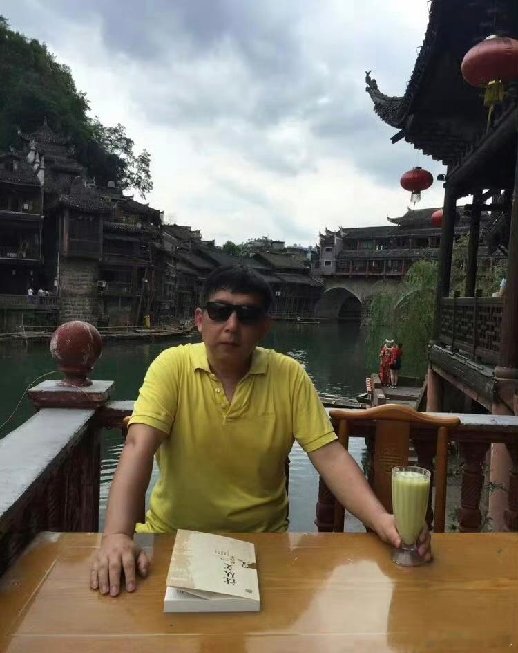 孤独是人生中一种自觉的独处，而不是惩罚，不是受伤者和患病者的退隐，也不是怪癖，而