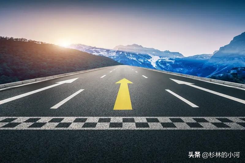 都说努力就能成功，但你有没有想过，可能99%的人努力的方向都错了？

别人起早贪