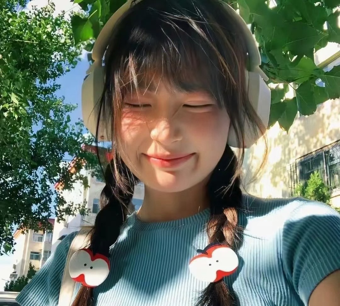 WeChat｜超级耐看女生头像💐💐🍒“从窗台的花到字宙”🍒“万事不如我平