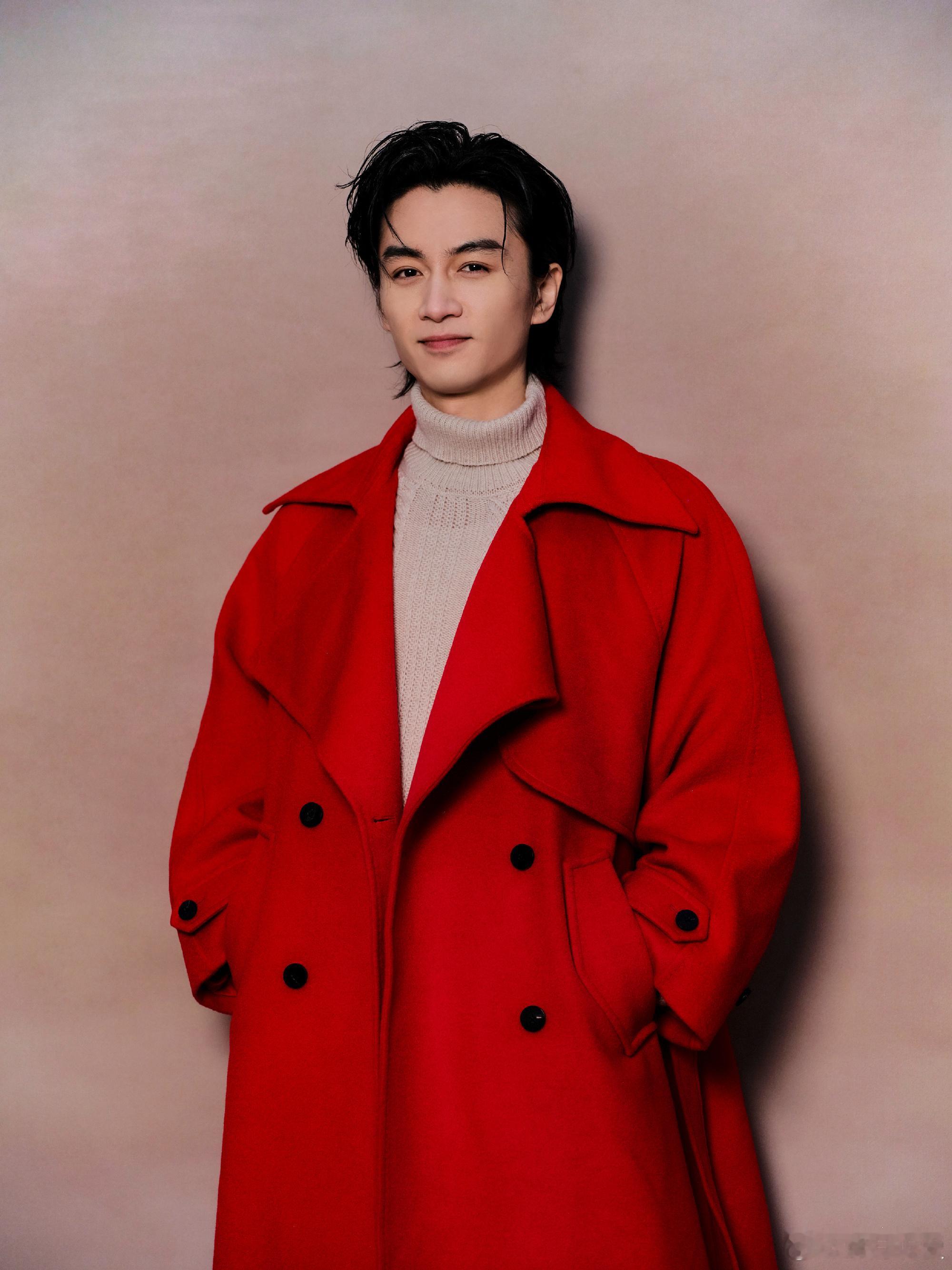 陈晓年度号召力男演员 从舞台到盛典，从角色到人生，陈晓始终沉稳前行，实力一路飙升