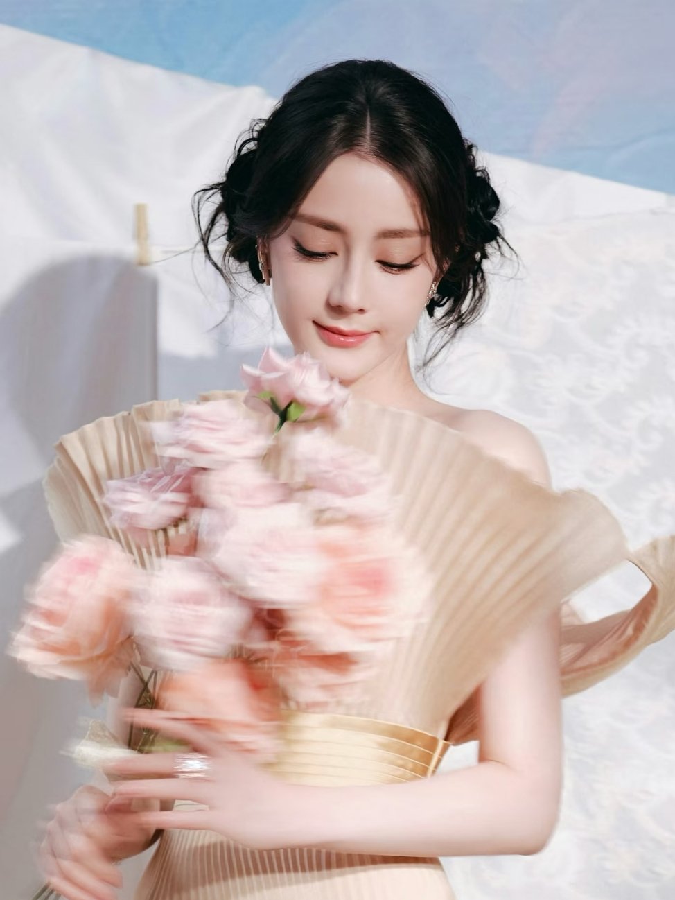 周柯宇包场功夫女足周柯宇包场支持迪丽热巴新片《功夫女足》啦电影今日正式上映～大家