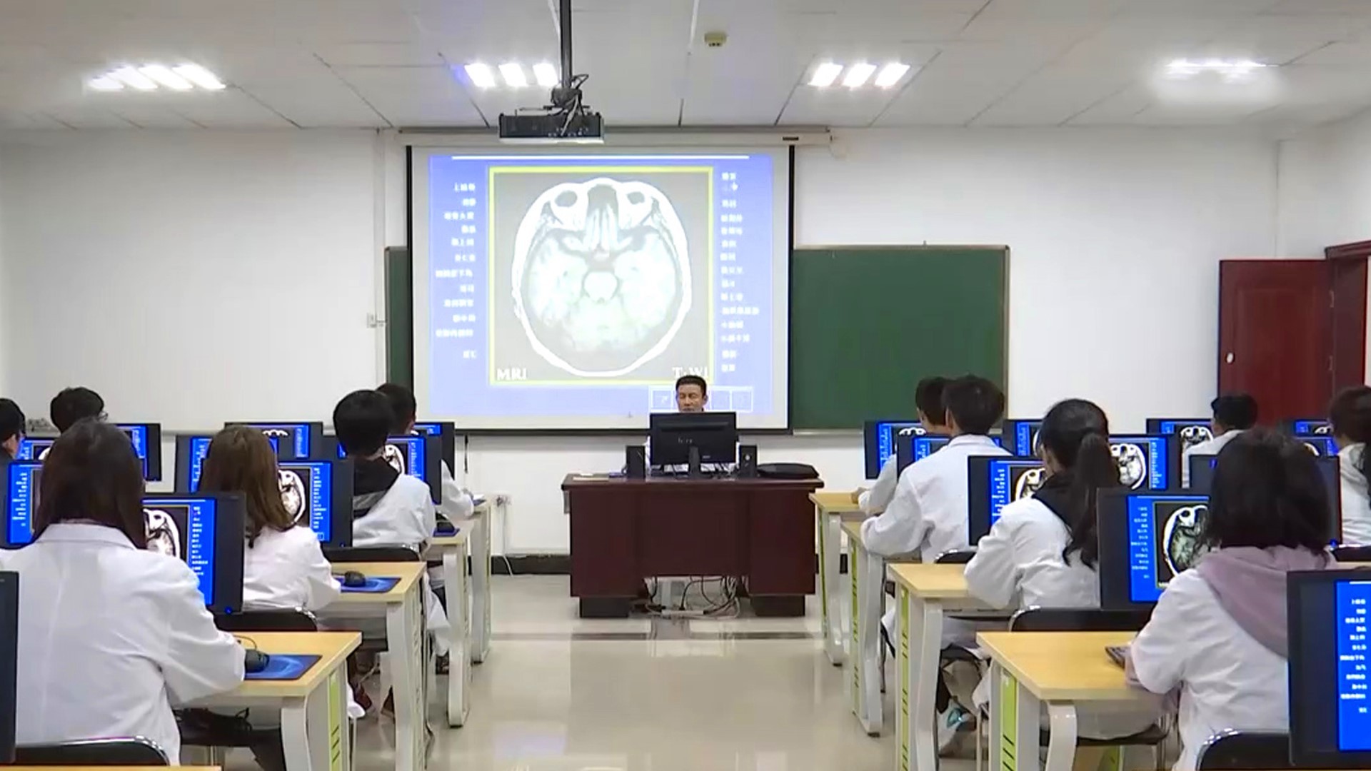 【农村定向医学生被阻止违约？甘肃省卫健委：多次宣讲政策要求，请信守承诺】“孩子考