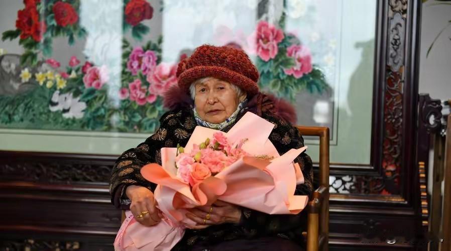 为什么人类很难活过100岁？元凶不是疾病，答案早在2亿年前已注定
 
生活里总有