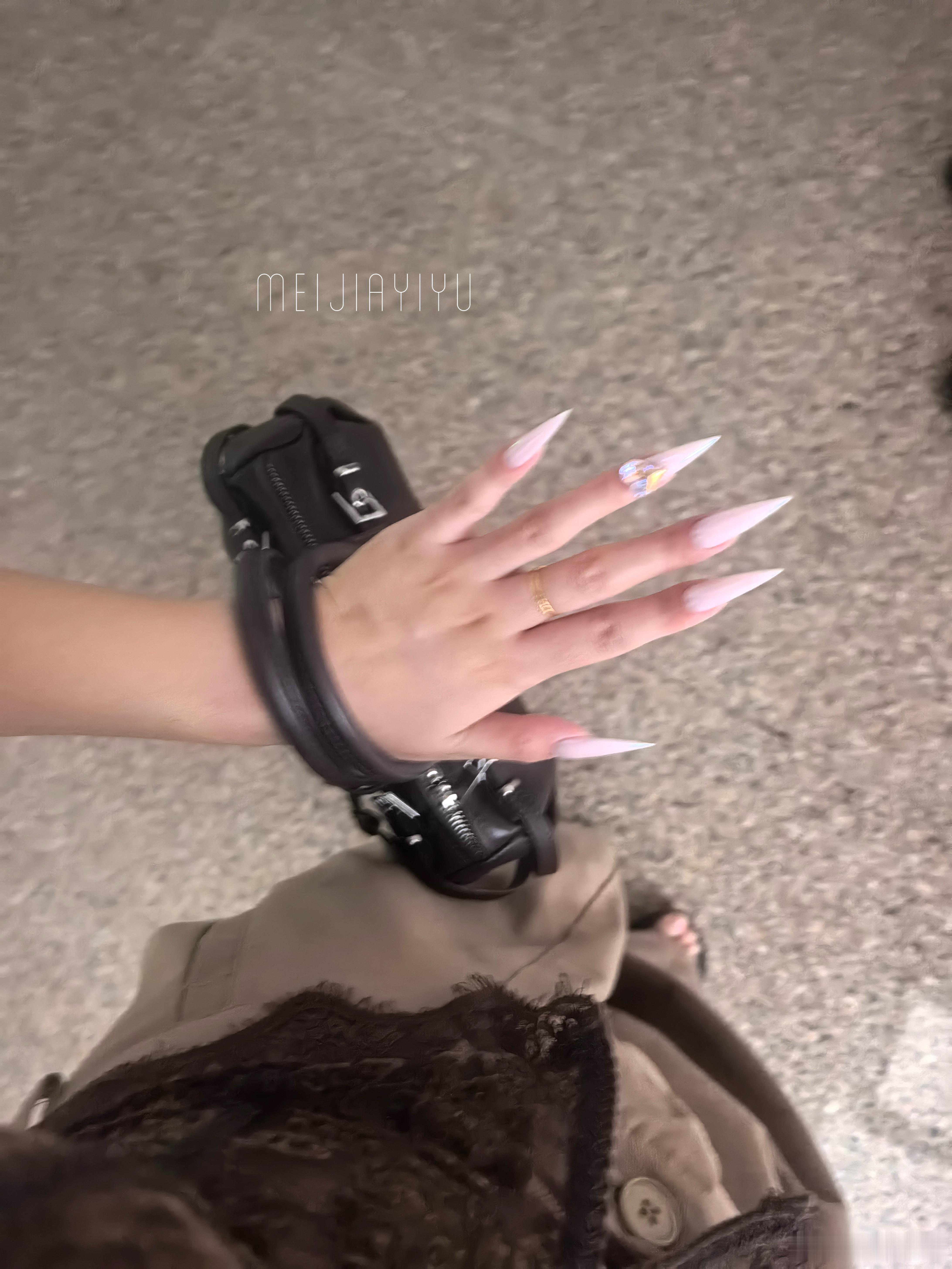 emmm..模模糊糊买家秀🤎成都美甲好看的美甲温柔美甲粉色美甲尖门永存极简美甲