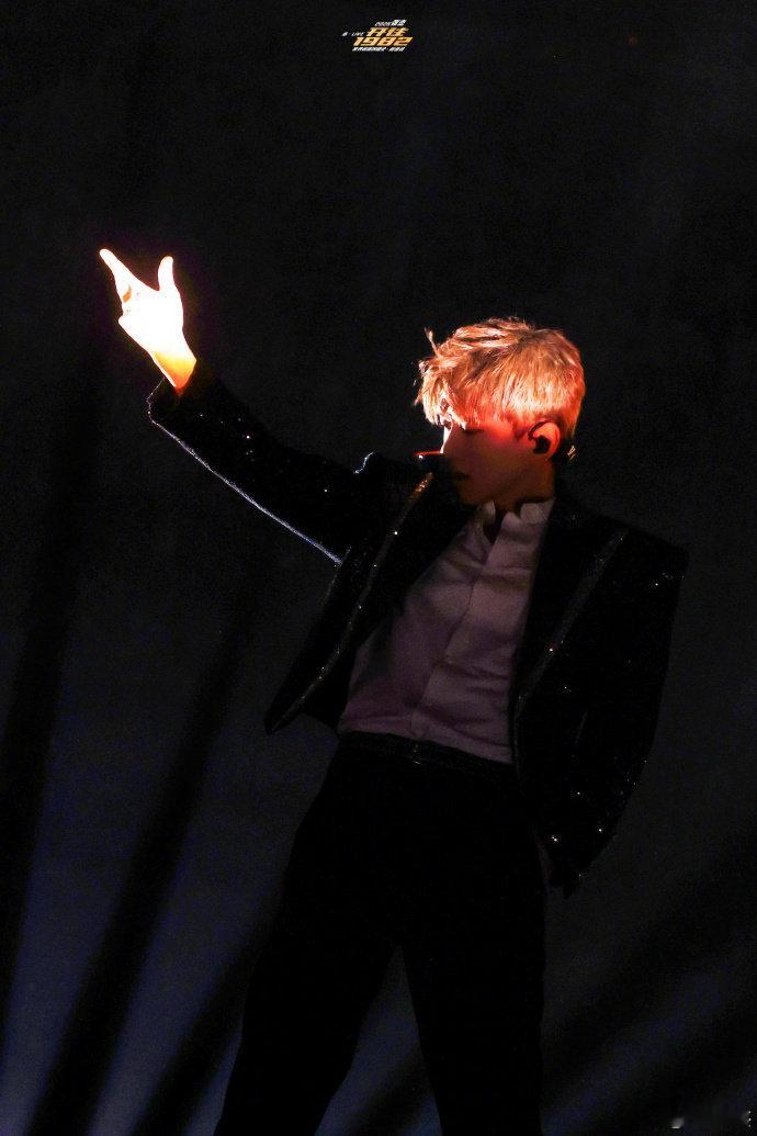 张杰张杰好运满满张杰吃了火锅一口火锅唤醒川渝DNA，张杰这波仪式感直接戳中人心！