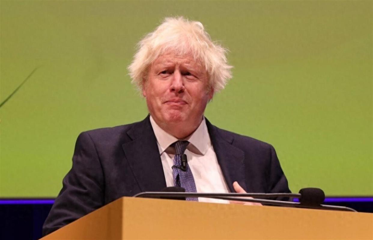 伊斯坦布尔秘闻：协议只差签字，约翰逊突访基辅，和平瞬间死亡。
 
2022年3月