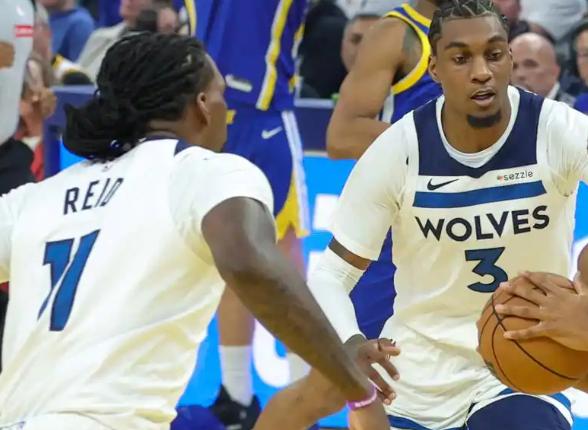 北京时间12月18日09：00，明天的NBA常规赛有两场比赛：

第一场：公牛主