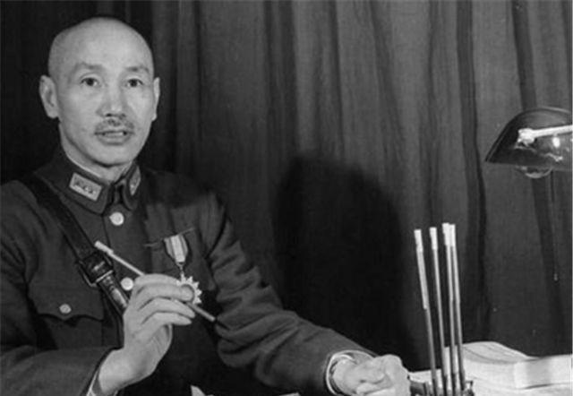 蒋介石晚年记述心酸往事，痛责这三人误国，使他不得不落败流亡台湾？
1954年春末