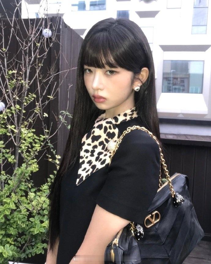 直井怜这组真的很富江 … ​​​