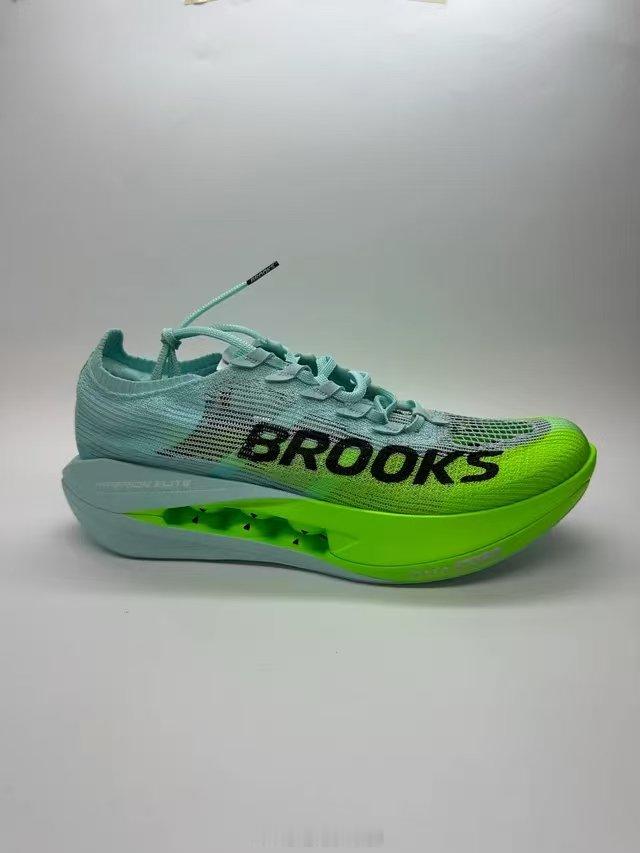 关于上一条布鲁克斯 Brooks Hyperion Elite 5 一些图片，主
