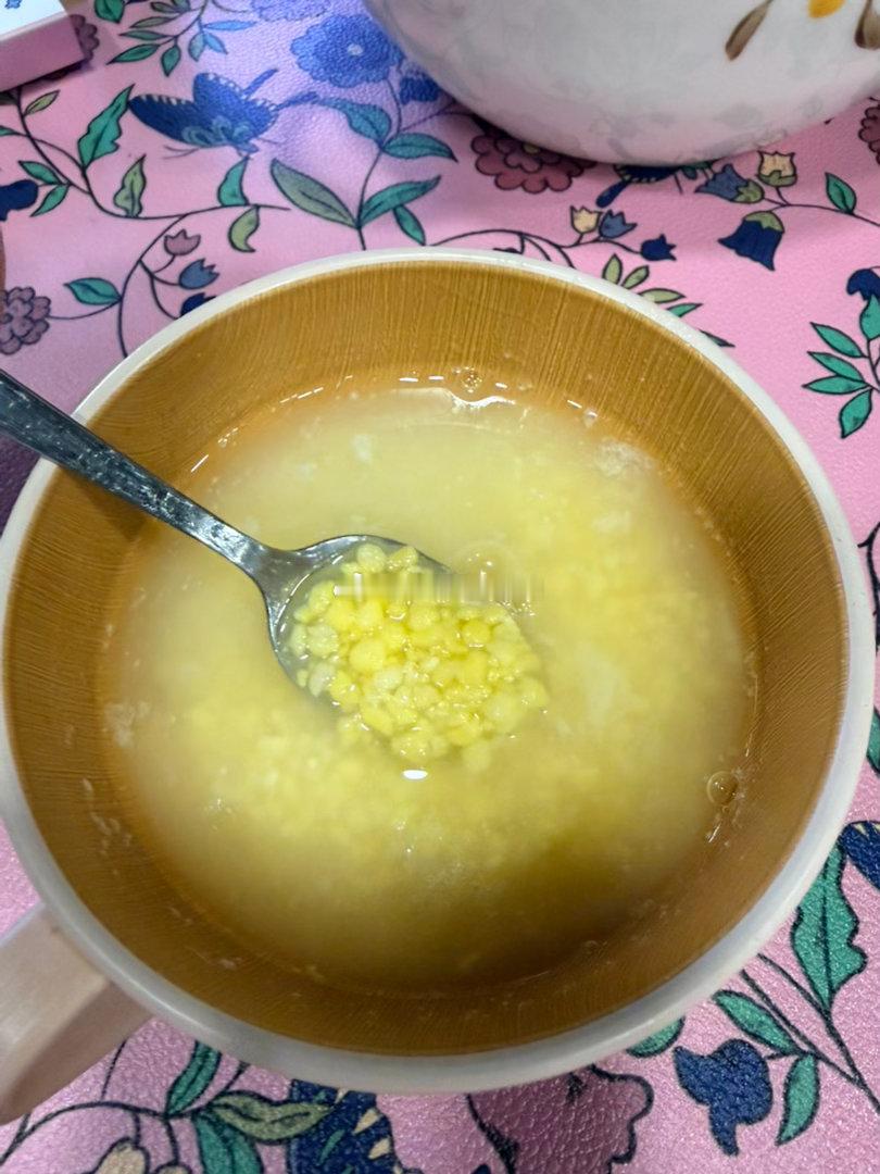 大肉包子配棒茬粥～～～我在这买华人自己做的包子6个10欧还是便宜的但人家包的漂亮