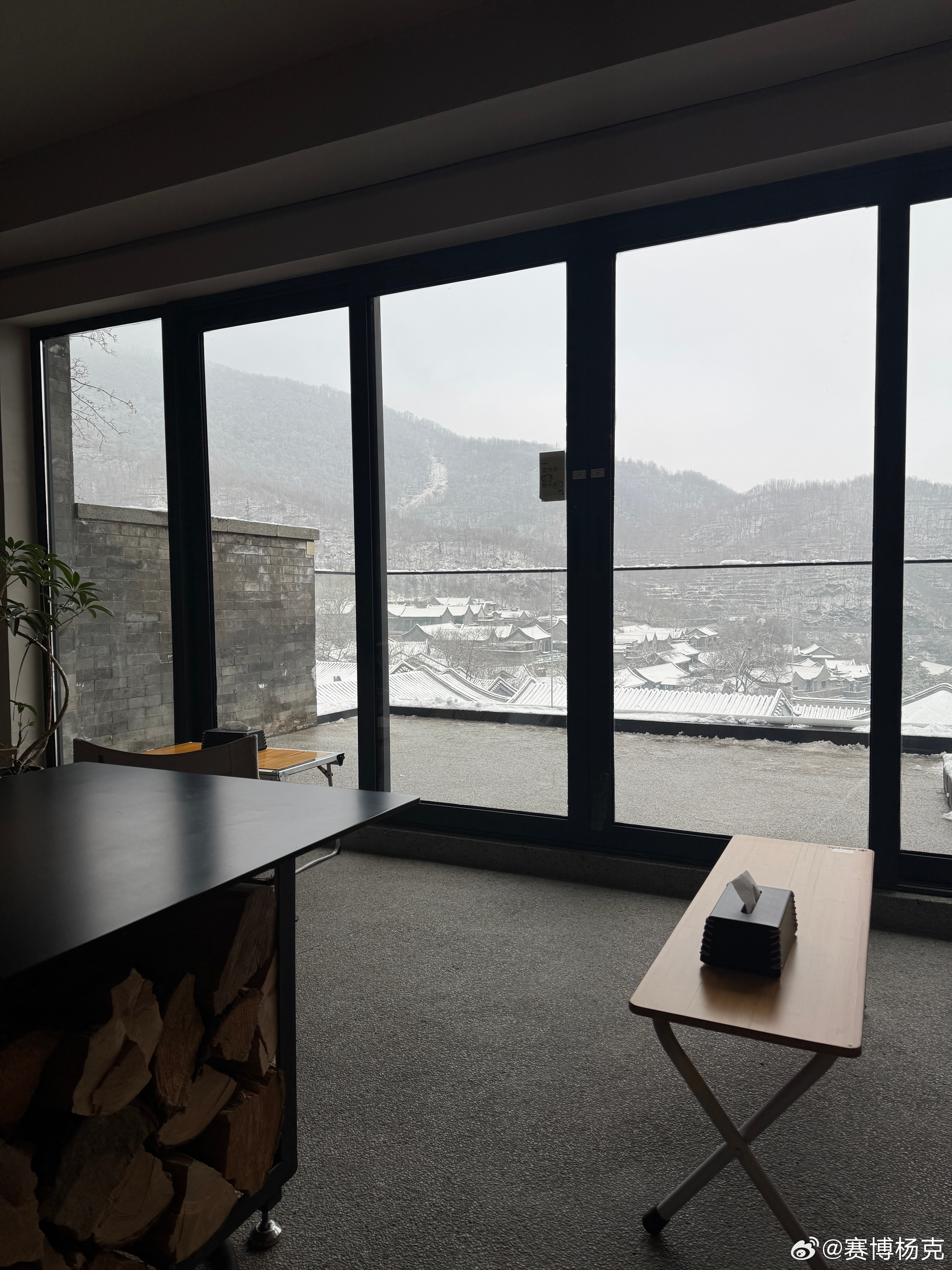 BMW F87 M2C ✖️ GWM TANK400在潭王路冰封的宁静中，精准操