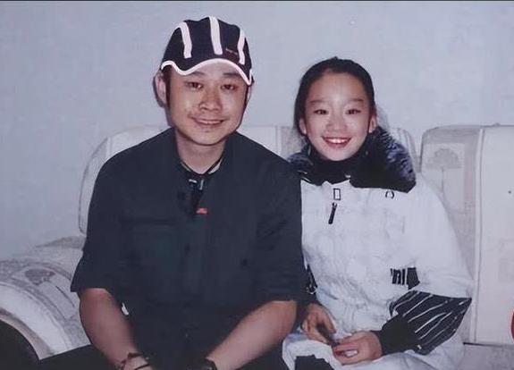 1991年，杨娜为了嫁给有钱的富商背叛刀郎，狠心抛弃40多天大的女儿。刀郎伤心欲