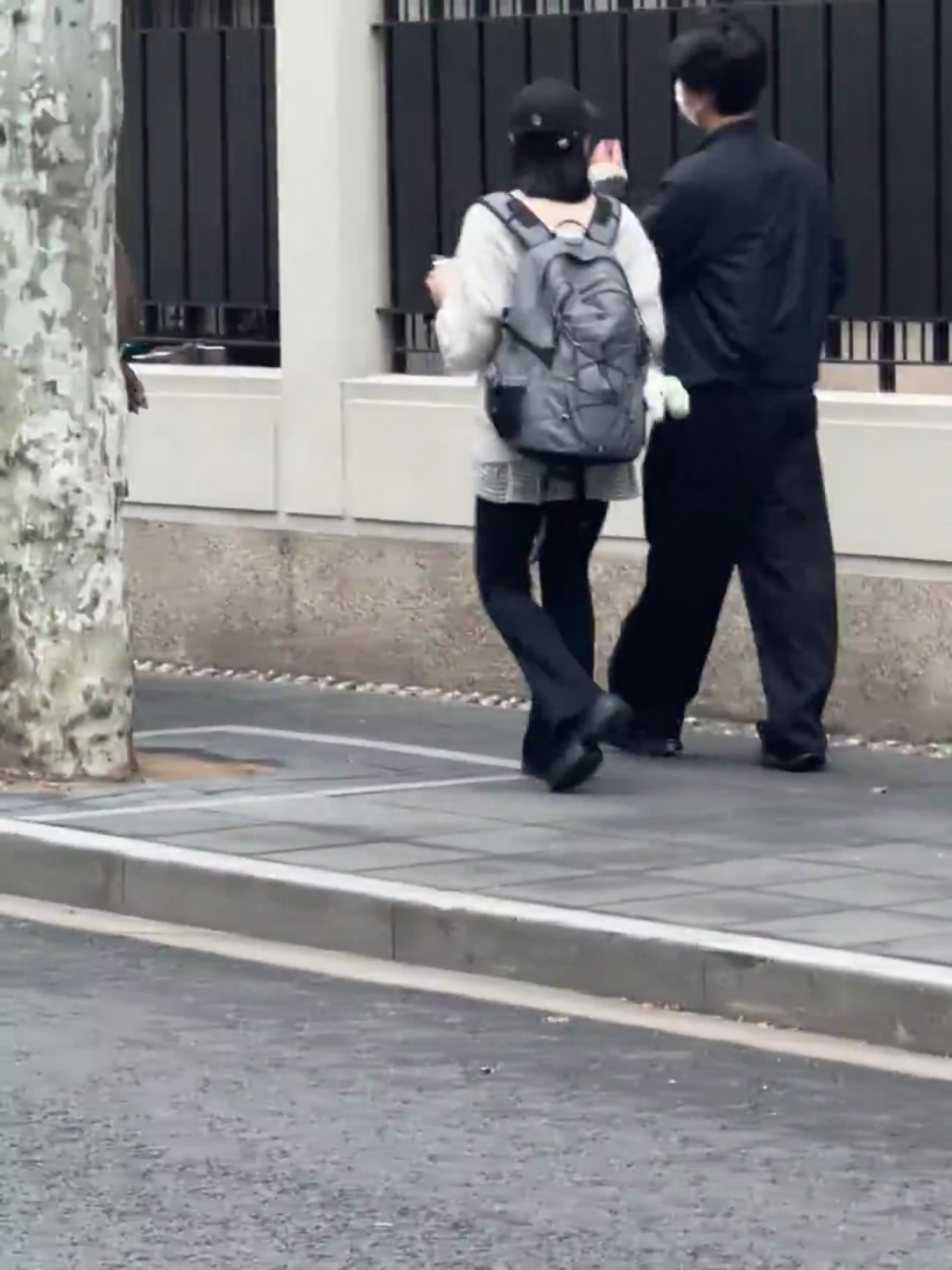 好幸运捏上海偶遇朴宝剑朴宝剑和王安宇海报自拍