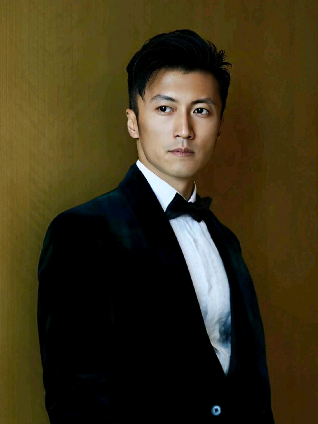 谢霆锋在哪哪就是年被B站春晚的谐音梗笑到！“风到这里就是粘”直接变成谢霆锋梗，网