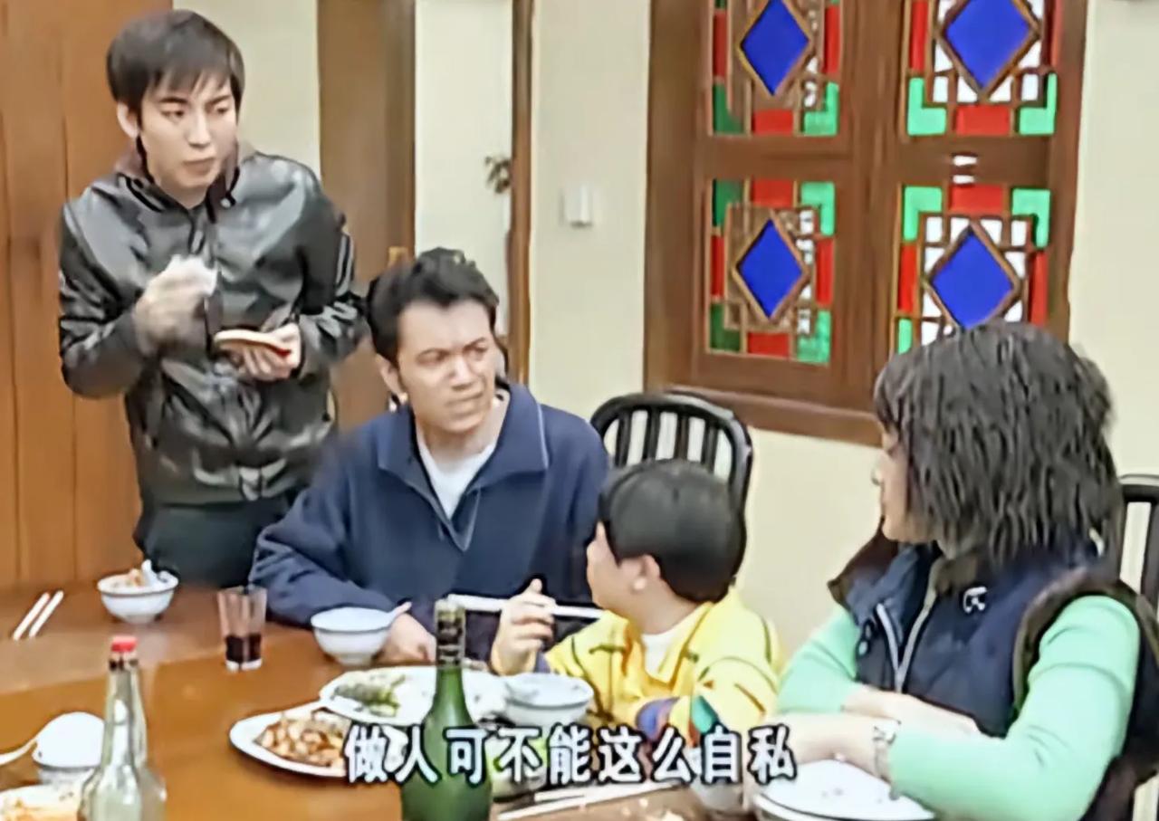 关于国人的特质，史记已经说透了：天下熙熙皆为利来，天下攘攘皆为利往。
几千年了，