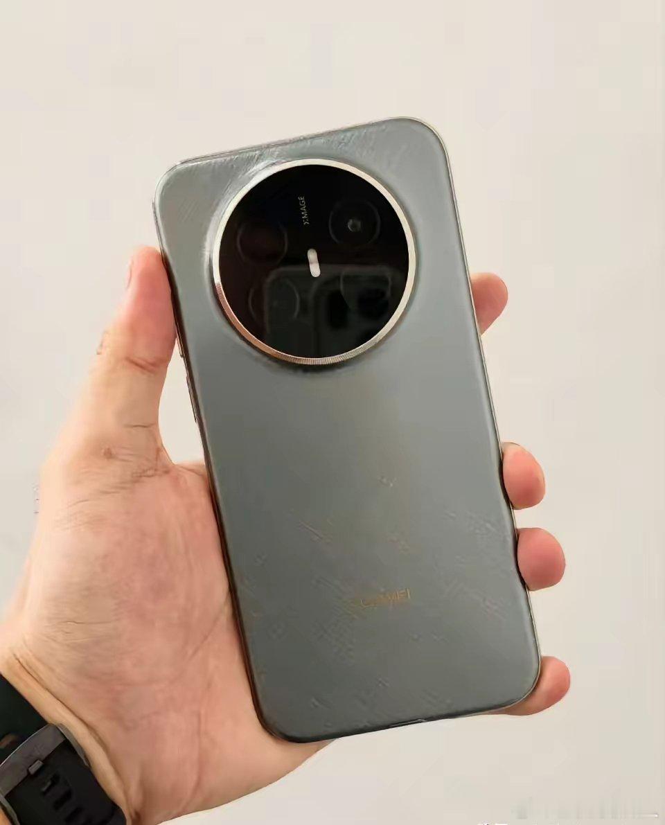 这该是近三年里能买到的续航挺能打的Mate机型了。18.8:9的宽屏比例，微曲屏