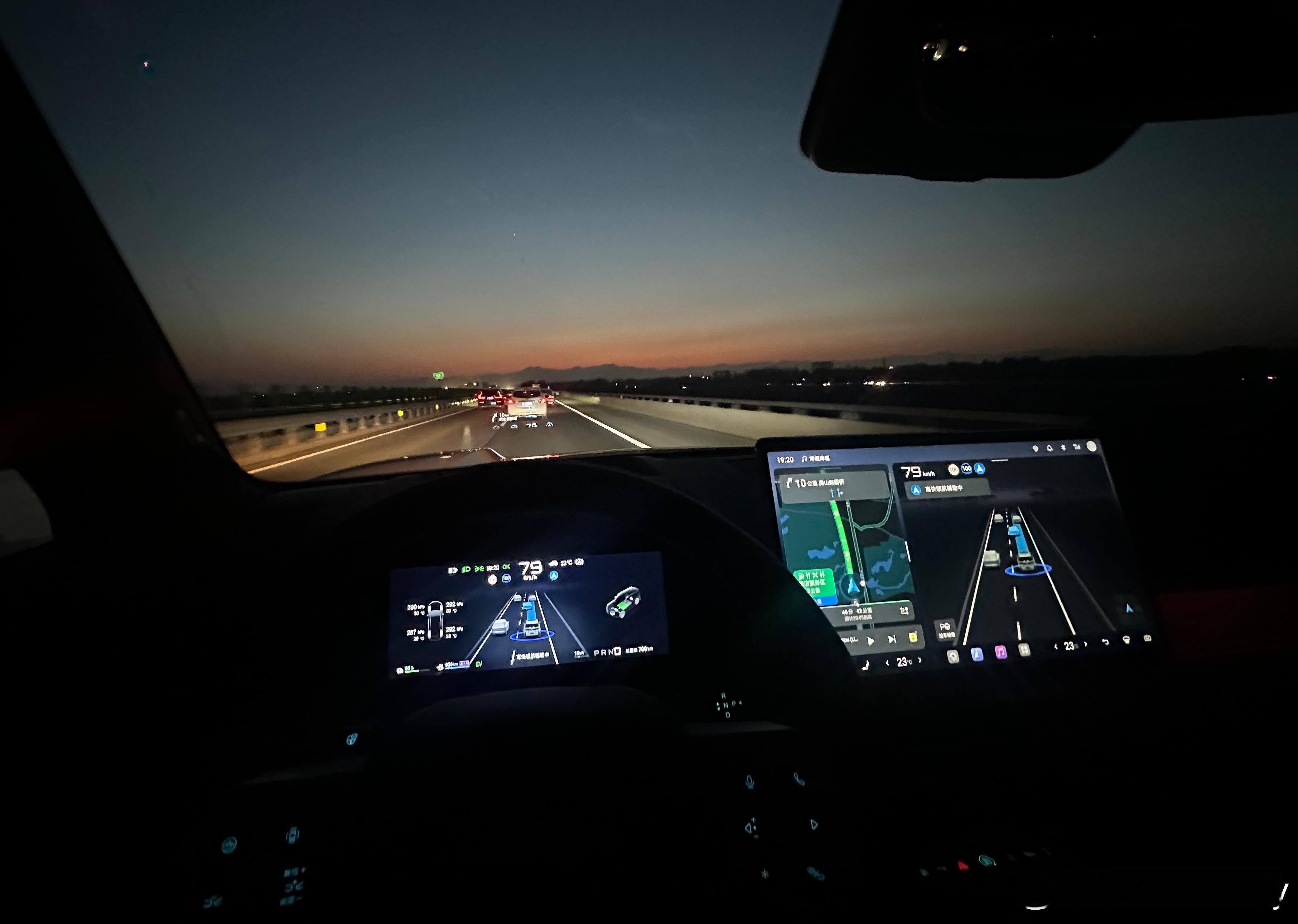 我也开了会 但确实开的不多…