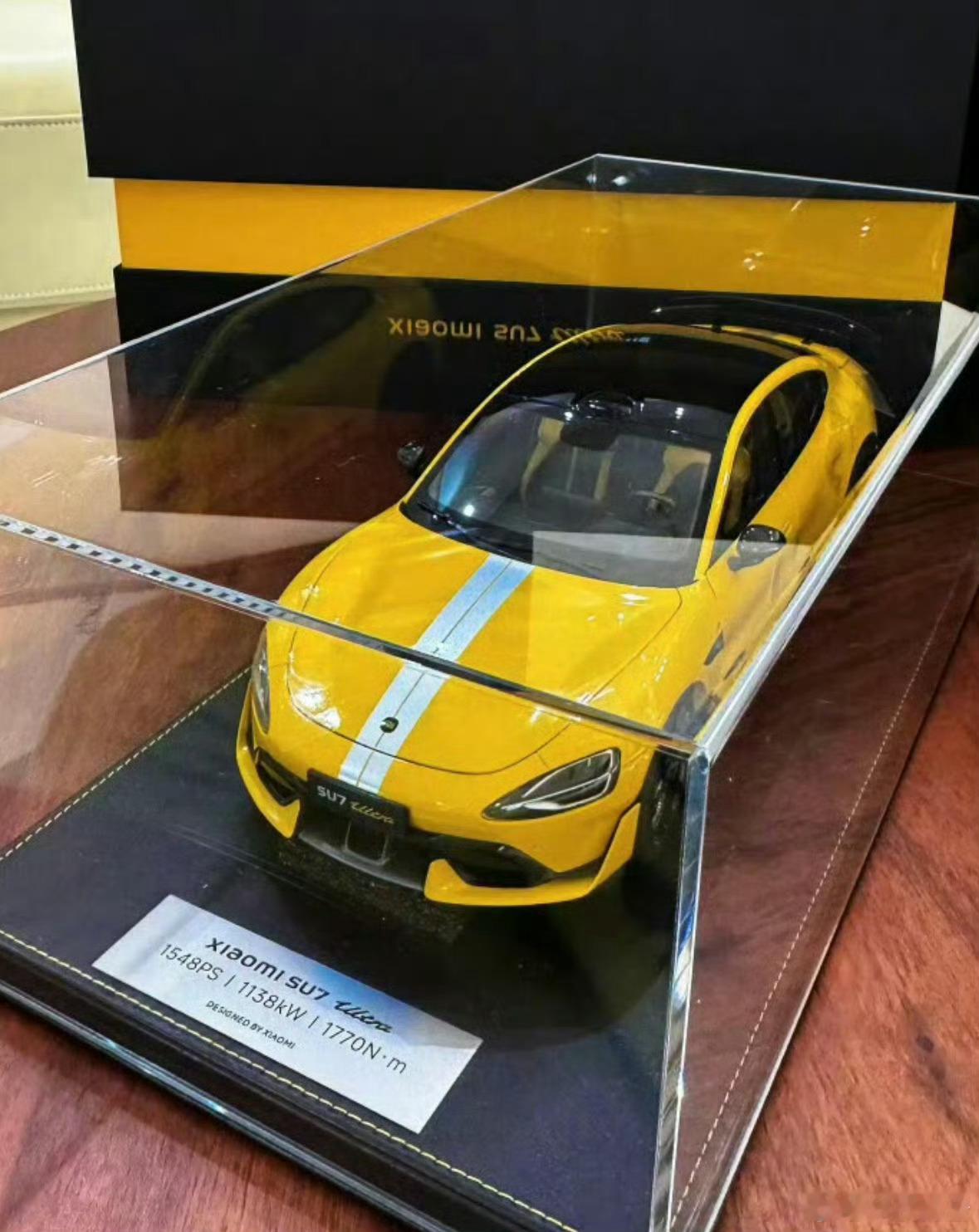 50万辆车下线，这种好事广发海报怎么能够呢？还是小米实在，直接送出6万个精致合金