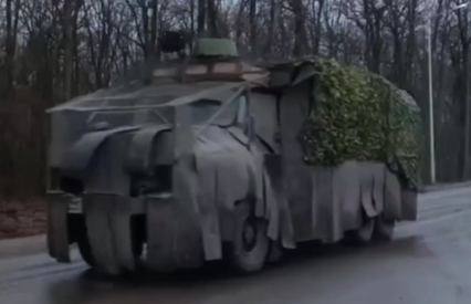 俄乌战争  素材存档，俄乌冲突中的俄军载具。简单粗暴的毛系粗犷美学