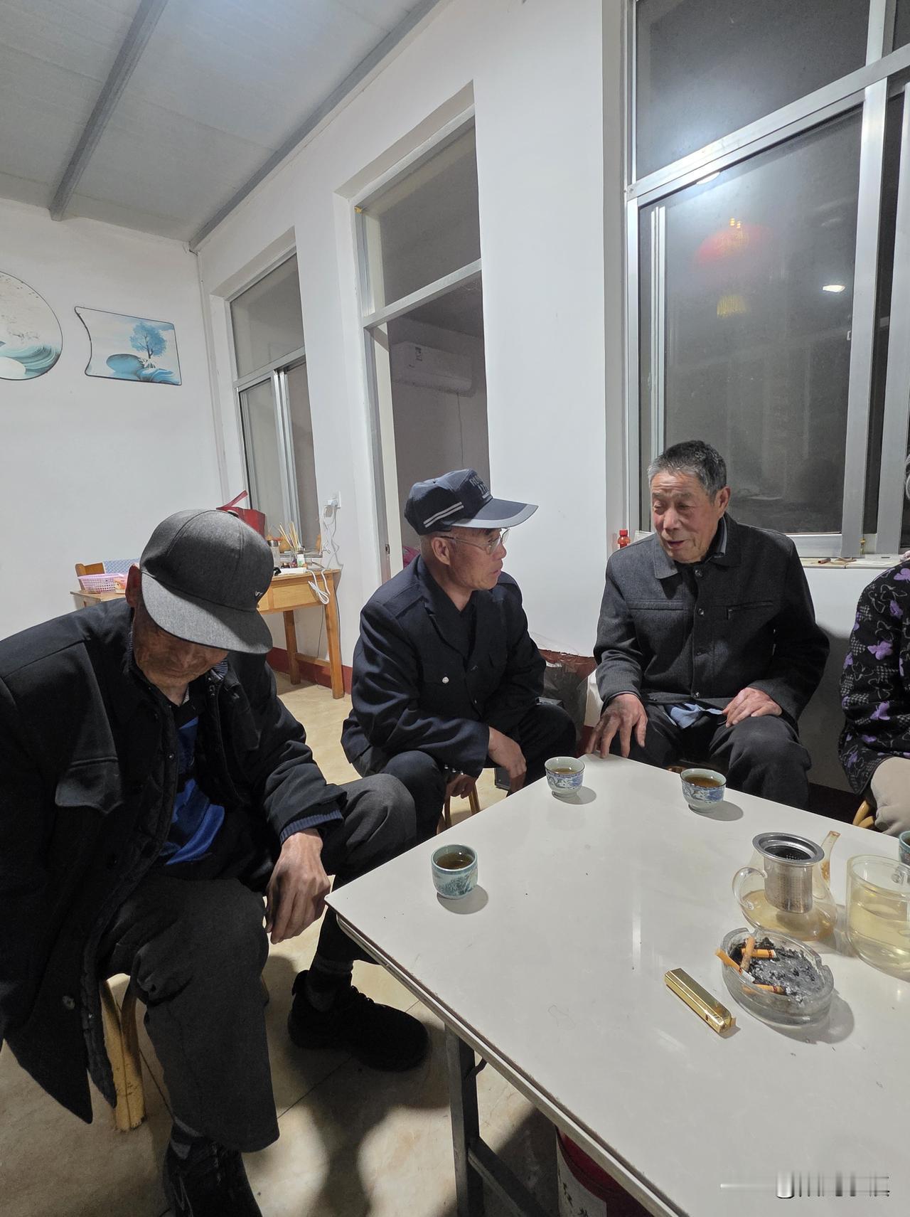 村里的老人们为什么对我这么好……

“镇长，昨晚看你的文章和视频，感动得我都热泪