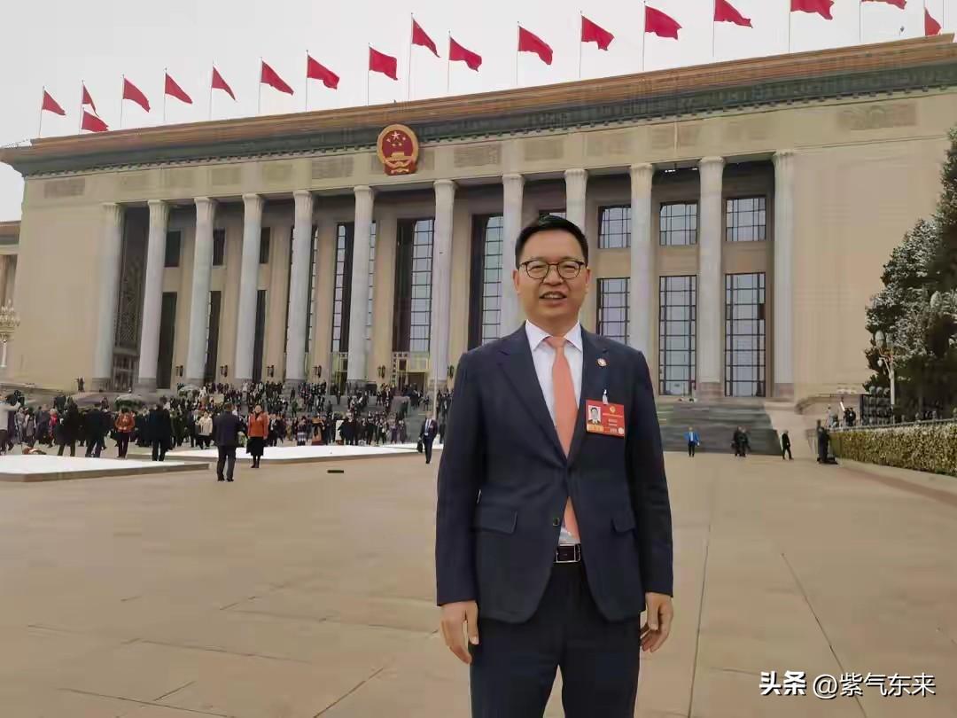 随着车企技术的更新和迭代，Al和智驾的广泛应用

非营运私家车年检制度需要改进和