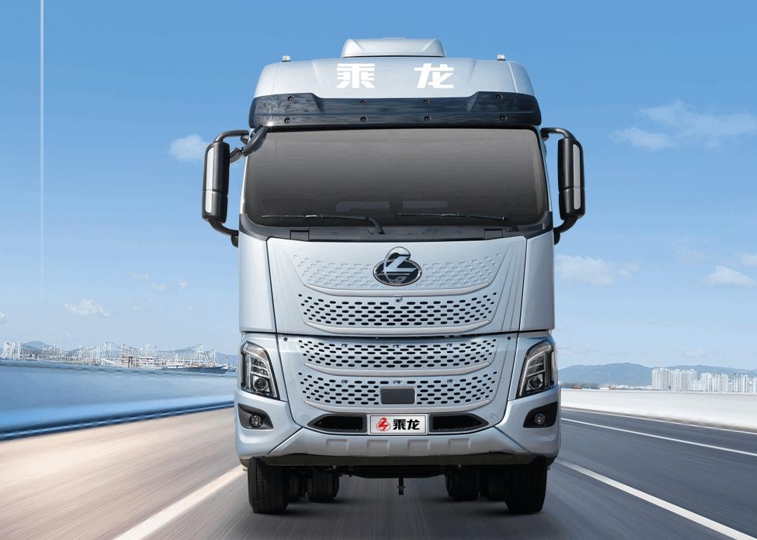 乘龙H7 Pro创赢版LNG牵引车，搭载14.8L定制版大排量燃气发动机，拥有5