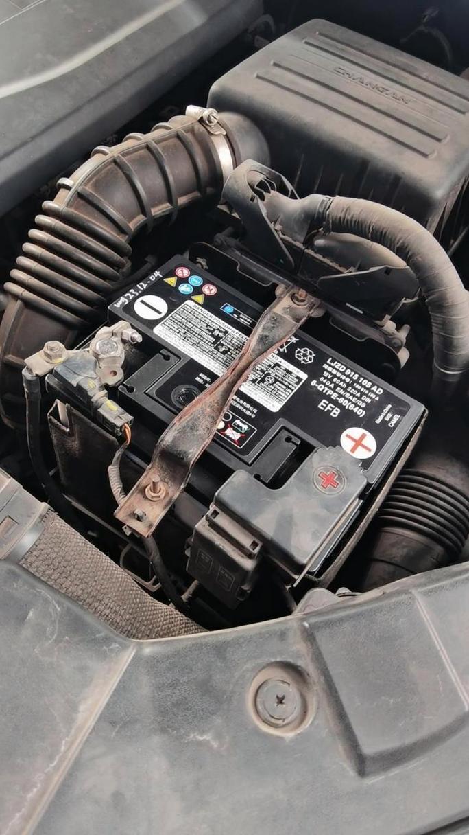 打不着火说电瓶报废，实则只是接线松了，纯骗换件钱！
前几天开长安CS75准备上班