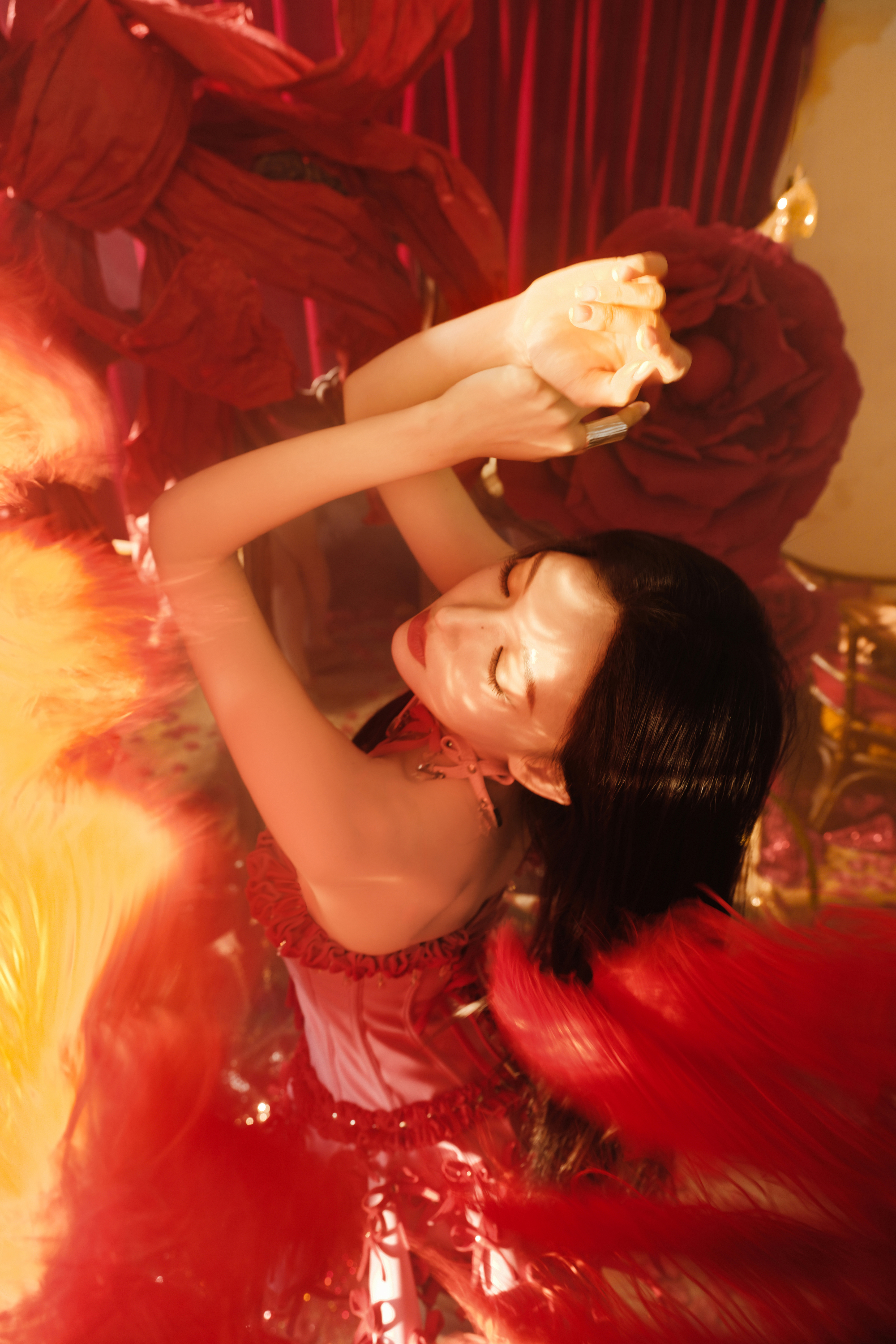 程潇｜更新出道十周年玫瑰大片，禁忌玫瑰配大美人，继续走花路吧🌹程潇出道十周年玫