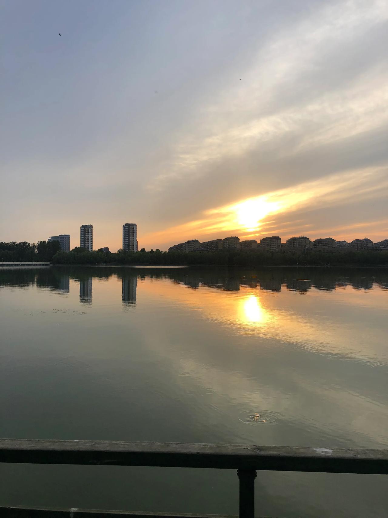 0.15元每升
一个60多岁的大姐
退休后全球自驾游
来到了利比亚🇱🇾
这个
