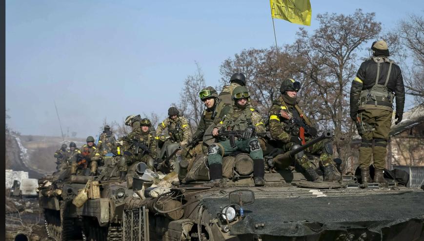 乌克兰军费窟窿远比想象的大，近日美国媒体曝出一个扎心真相：欧盟好不容易敲定的90