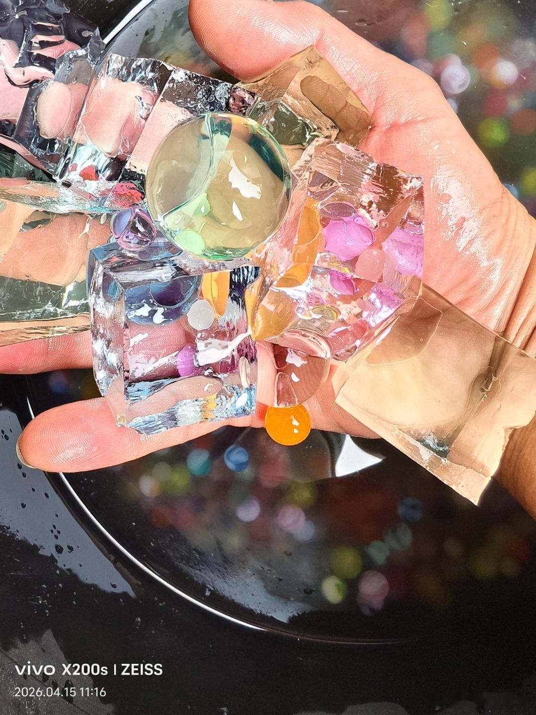 vivo 我姑娘的玩具，这也太好玩了，太治愈了🥳 彩色泡大珠圆滚滚像糖果，透明