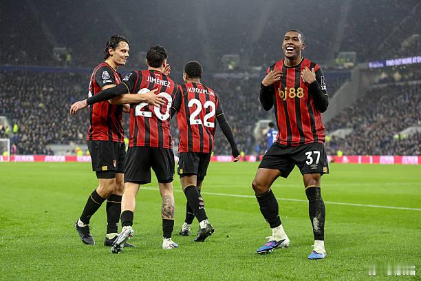 伯恩茅斯 新年伊始2-3输给阿森纳之后，伯恩茅斯在英超联赛6轮保持不败，4胜2平