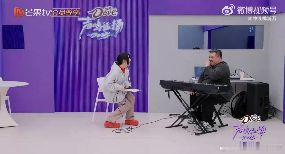 谁懂这种舞台焦虑！迈利撒赛前担心和包美琳风格重合，怀疑自己的独特性，声乐老师的鼓