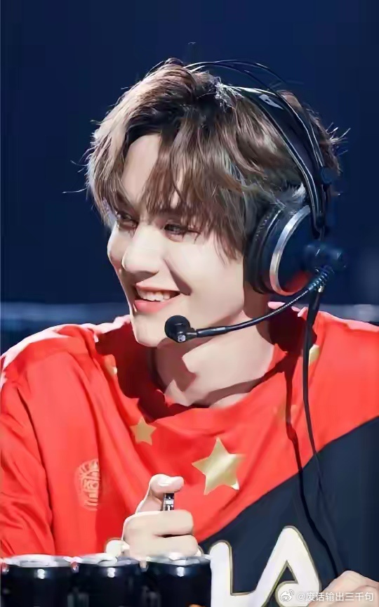 这下终于知道，王一博为什么会续约乐华了～不是因为恋旧情，而是因为实在是公司给的多