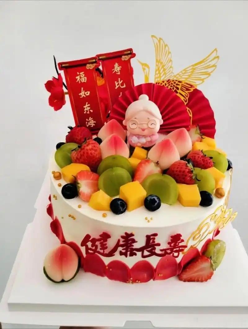 父亲身体一日不如一日，最近每天去茶室看棋都需要母亲推着轮椅来去。我从父母身上看到