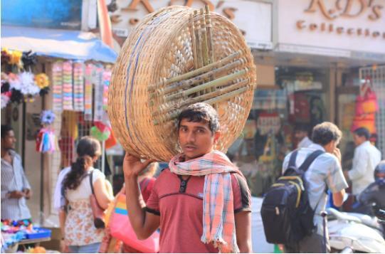 为何印度的制造业，永远赶不上中国？原因其实很简单，印度工厂40%的成本，是开空调