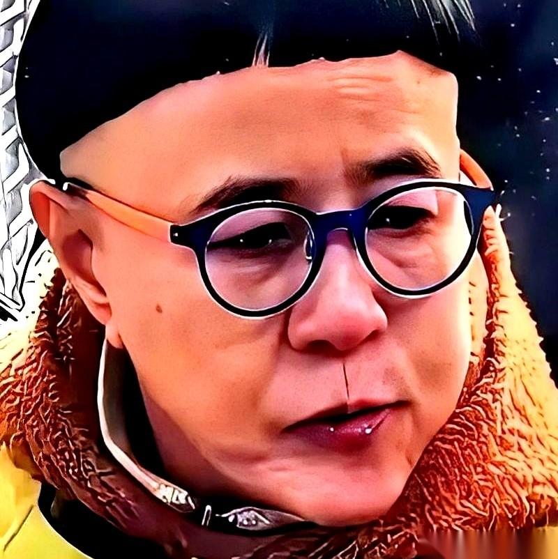 为了剪个头，每隔20天就要专门跨省跑一趟，路费比理发贵出十几倍。
你敢信？干出这