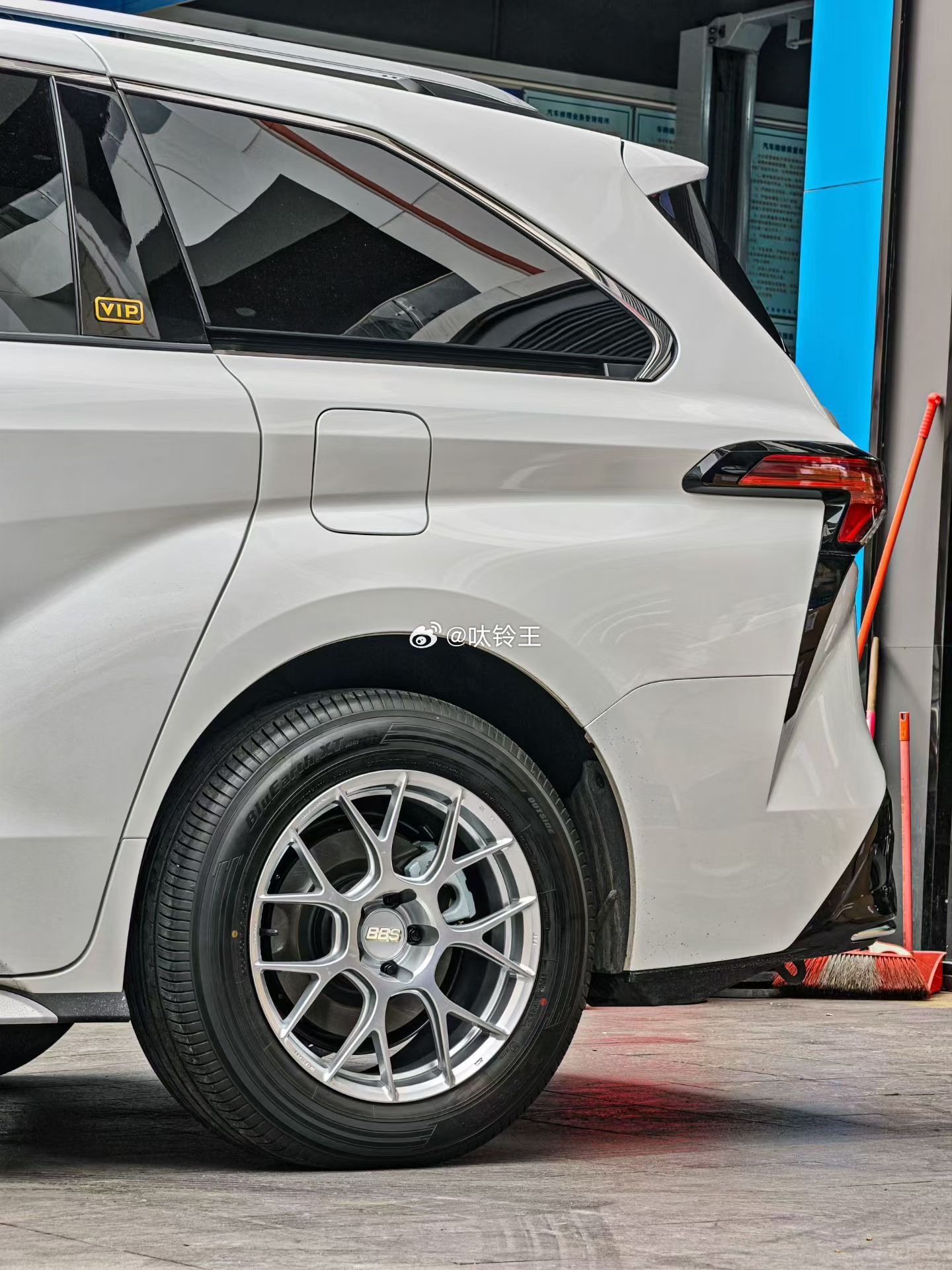 丰田格瑞维亚 完工案例BBS REV7 DS银 18寸 意大利🇮🇹科吉动平衡