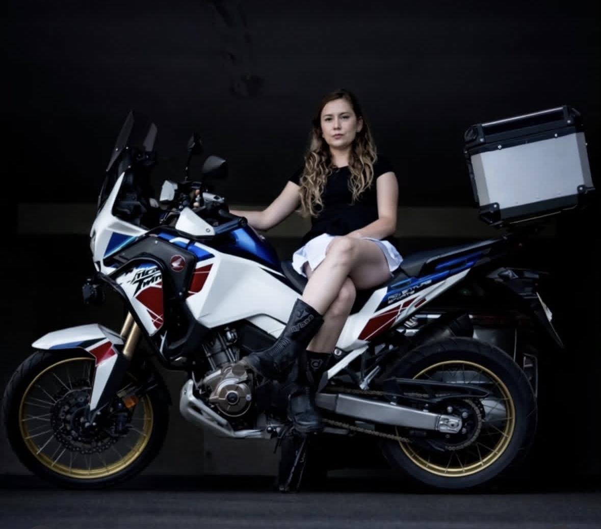 放下执念,就能快乐吗?
执着是一种负担
放弃是一种解脱
人没有完美，幸福没有