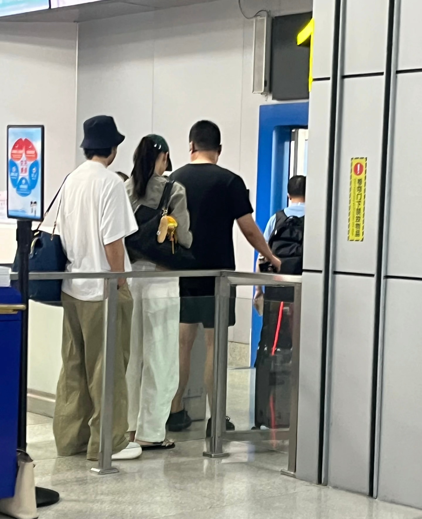 好幸运居然就这样偶遇了网友长沙偶遇井柏然刘雯井柏然刘雯一起飞长沙 ​​​