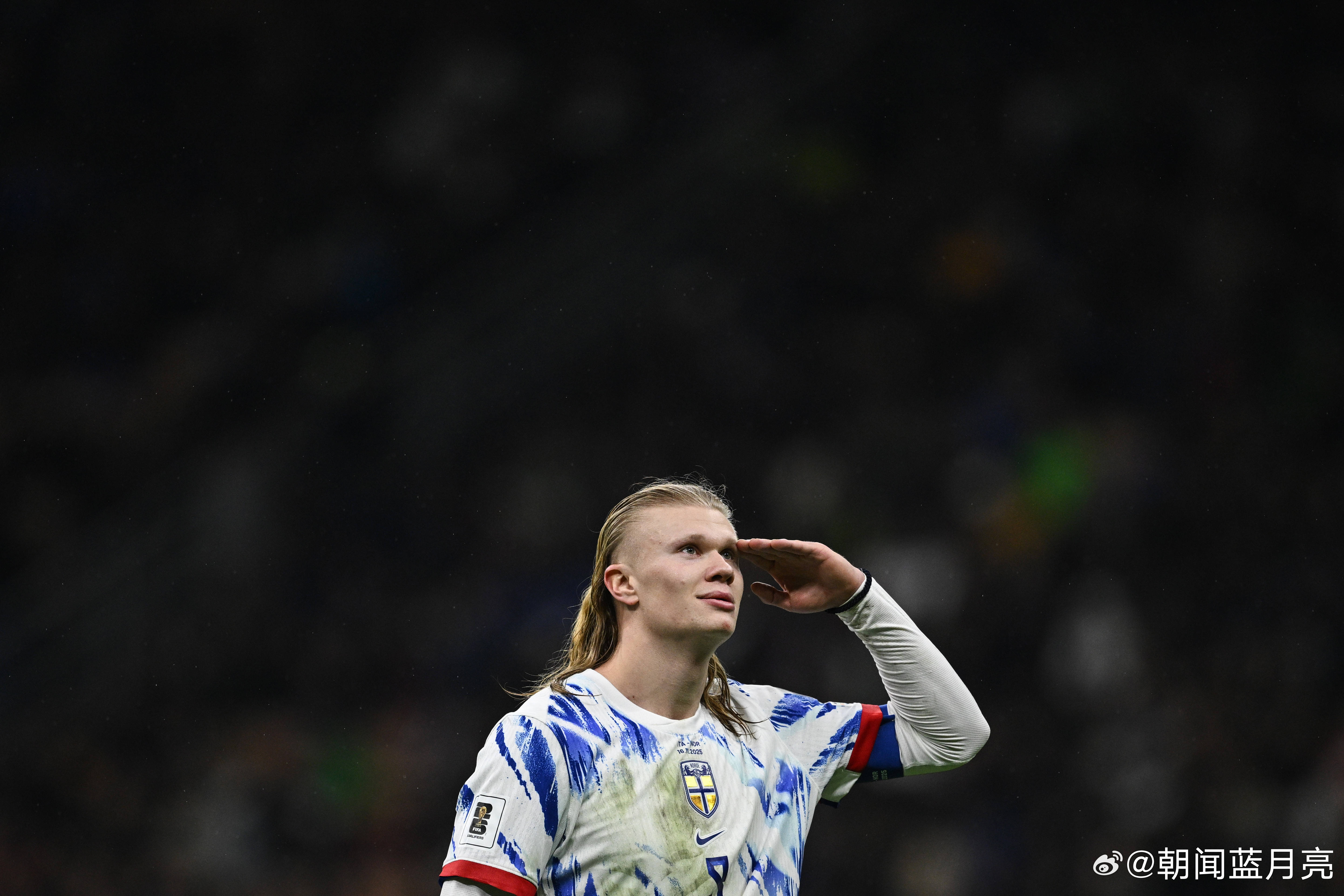 挪威将在友谊赛中对阵荷兰，挪威国家队主帅索尔巴肯对媒体表示，哈兰德此役将休战。索