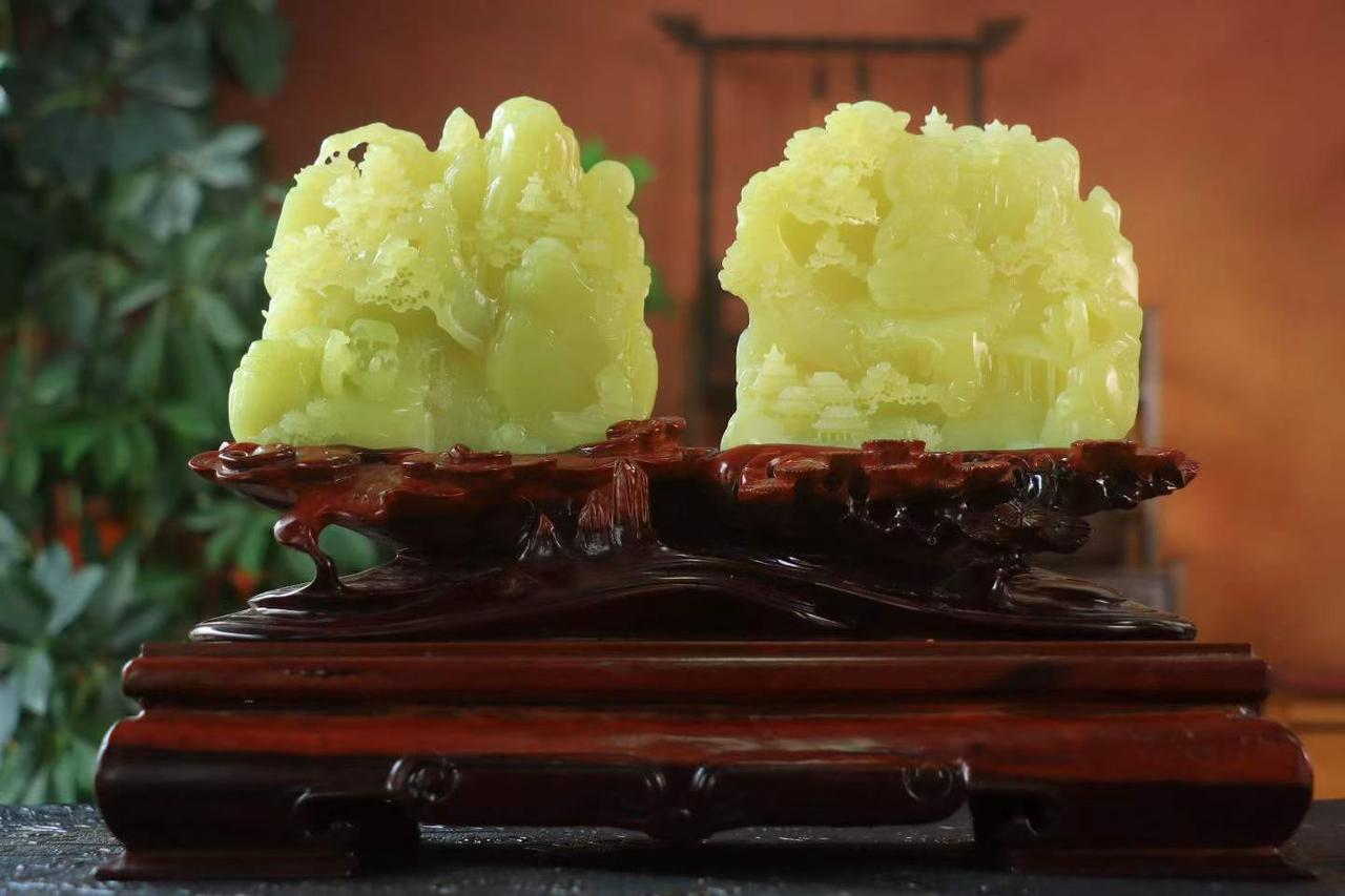 套〈黄口·普渡众生·摆件〉

特色精品❤️和田玉若羌黄口料摆件，玉质细腻，油润感