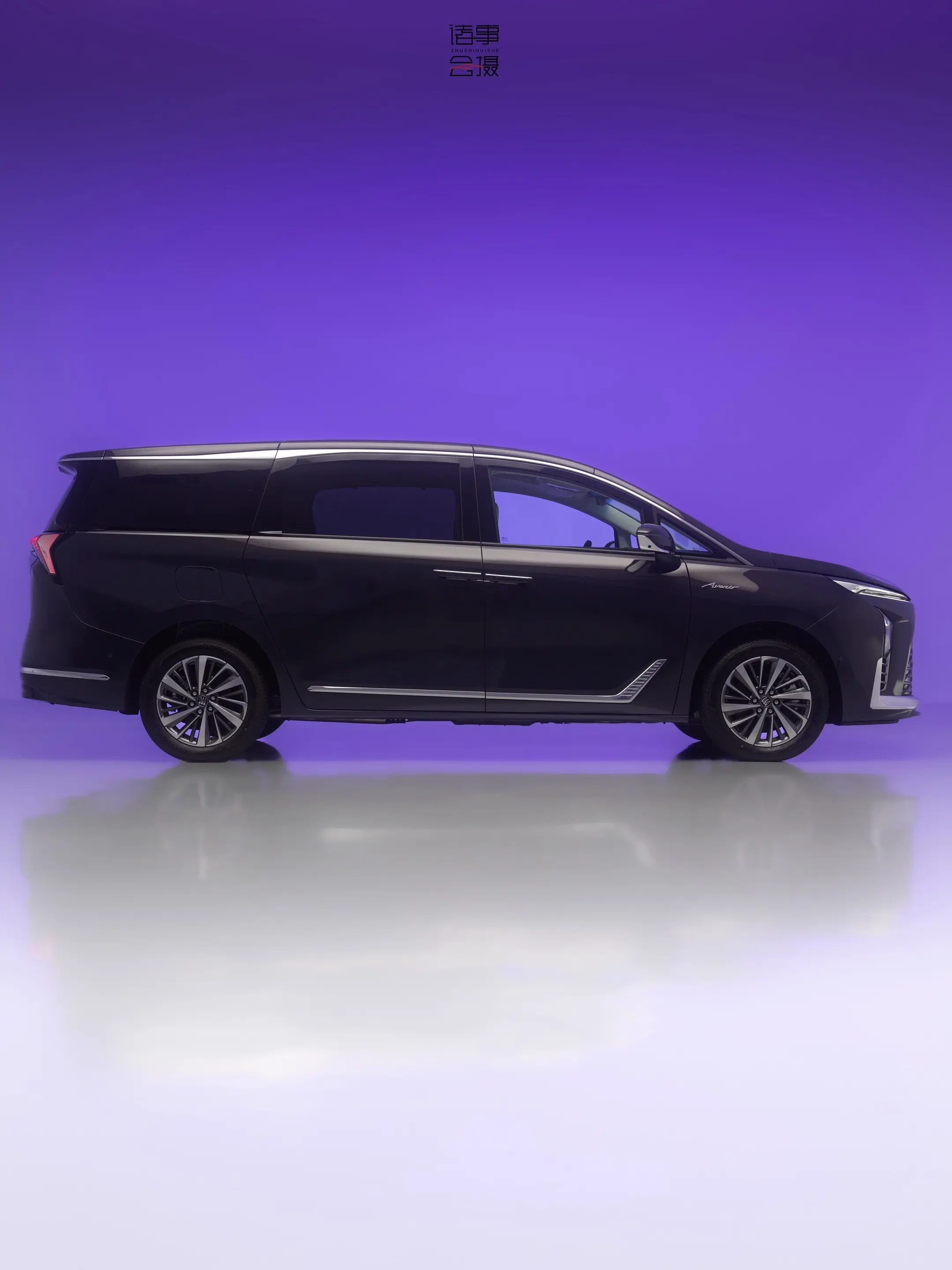 冤种老师口中“嘎嘎一嘎子”的GL8，别的车“有配吗”，开别克GL8，无...