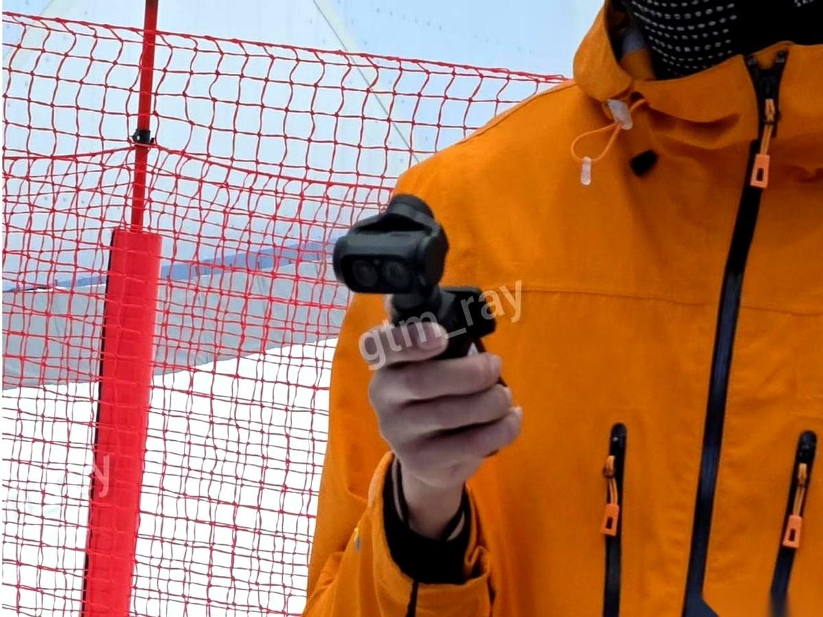 大疆Pocket 4的风声越来越紧，但这次，刀法极其精准，直接把用户分成了两拨人