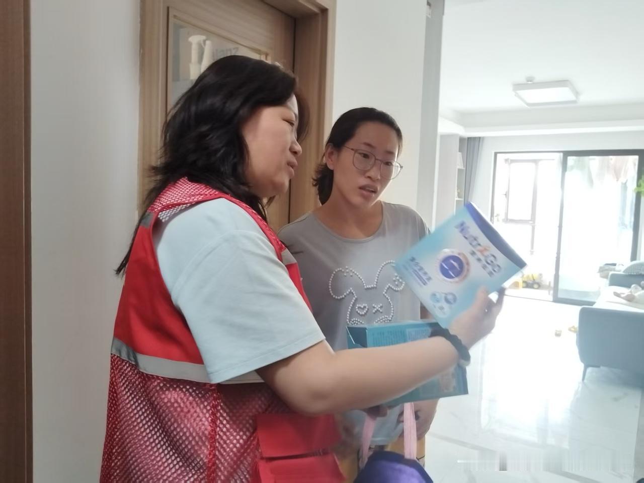 万柏林区和平街道星光社区入户助残送关怀 温情守护特殊群体
 
万柏林区和平街道星