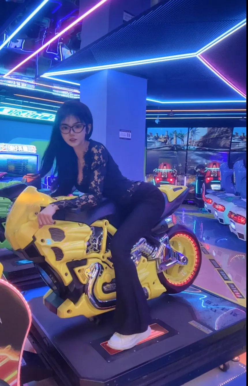 也算是骑过野摩托的女孩了 老天保佑金山银山全都有