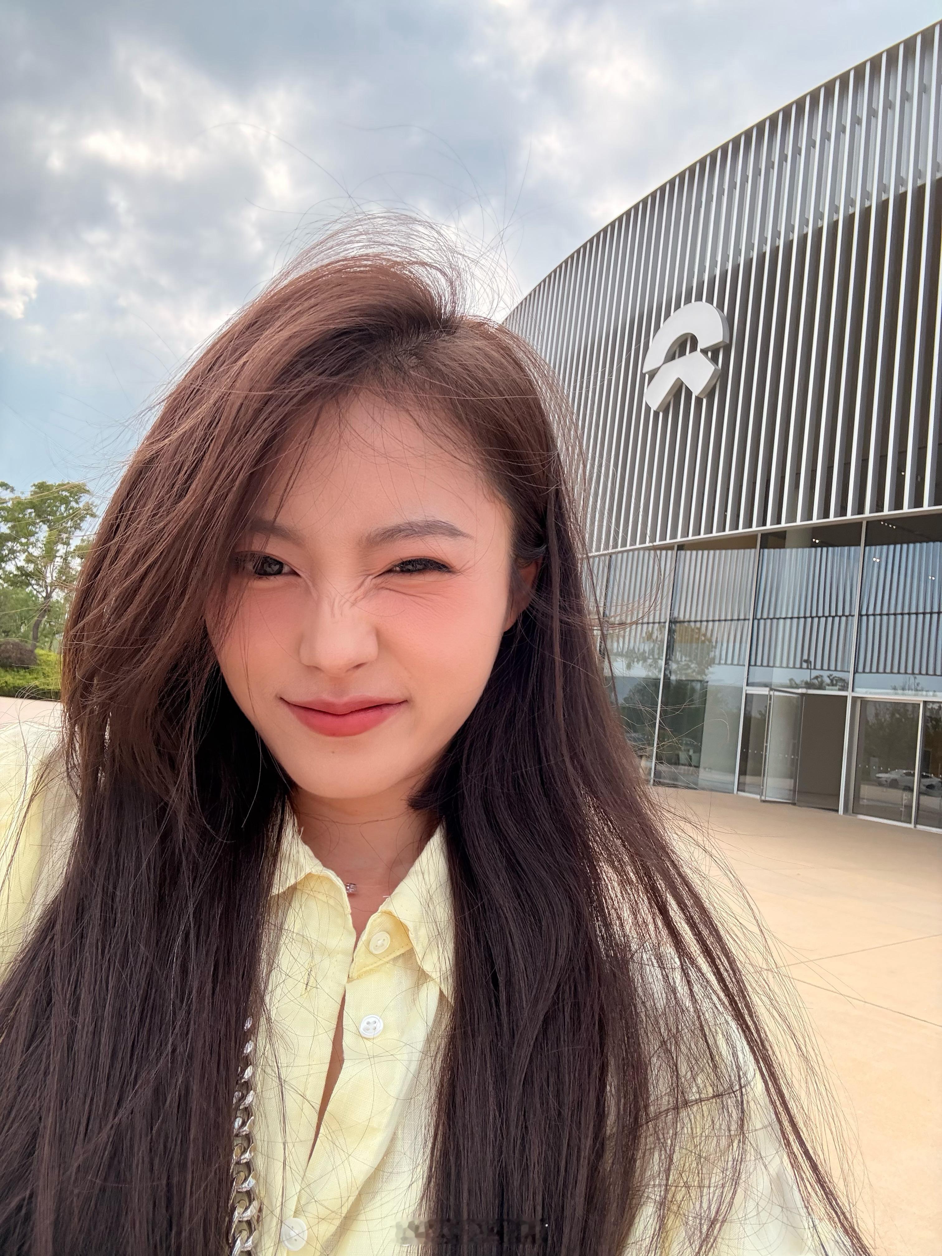 闪现✈️感觉自己打了个飞滴来上班[老师好]  ​​​